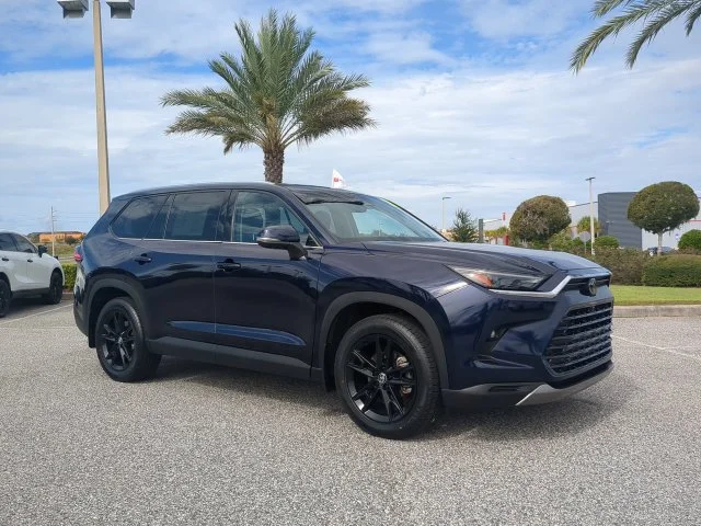 Certified Used 2024  Toyota Platinum image 2