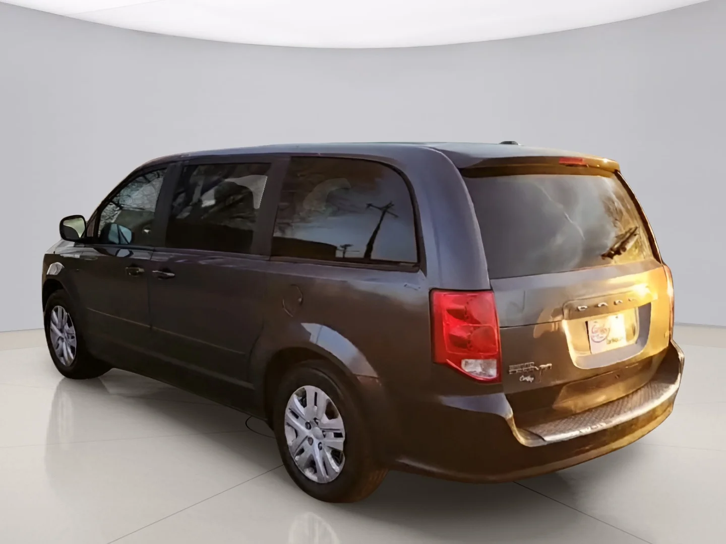 Used 2015 Gray Dodge SE image 5