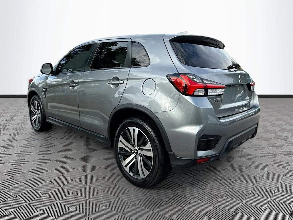 Used 2021  Mitsubishi 2.0 LE image 8