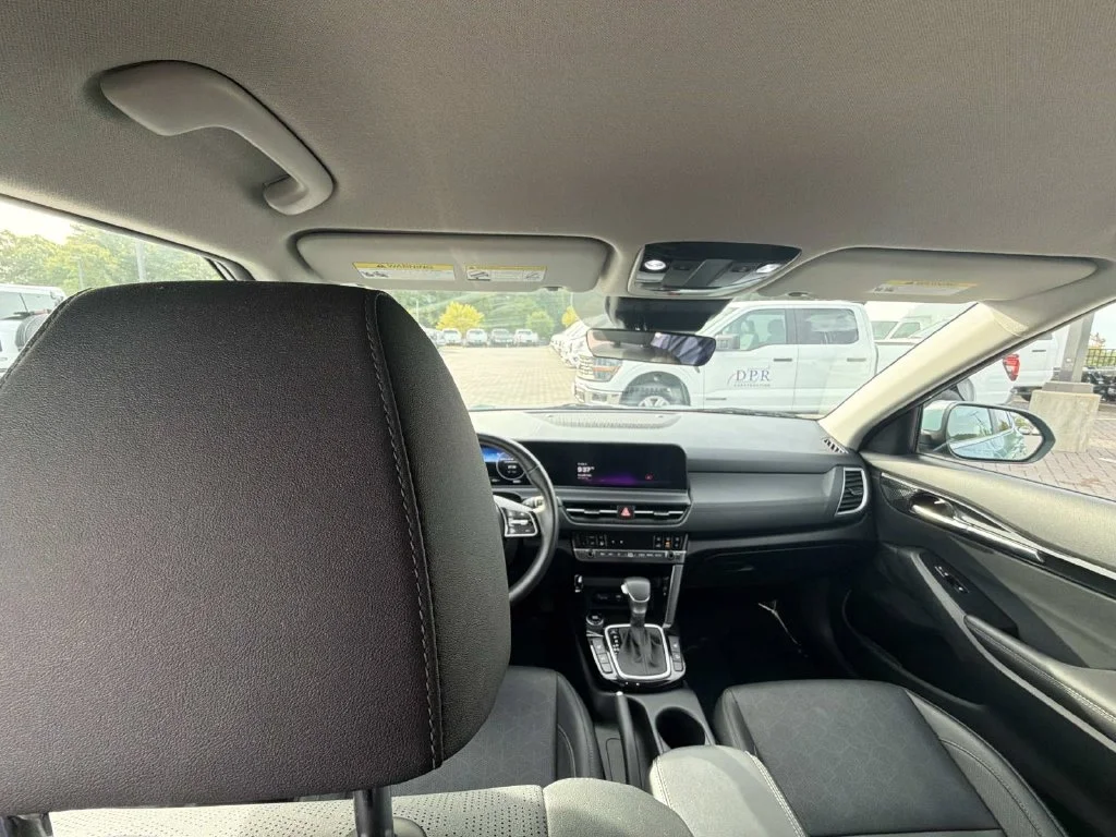 Used 2024 Blue Kia EX image 12