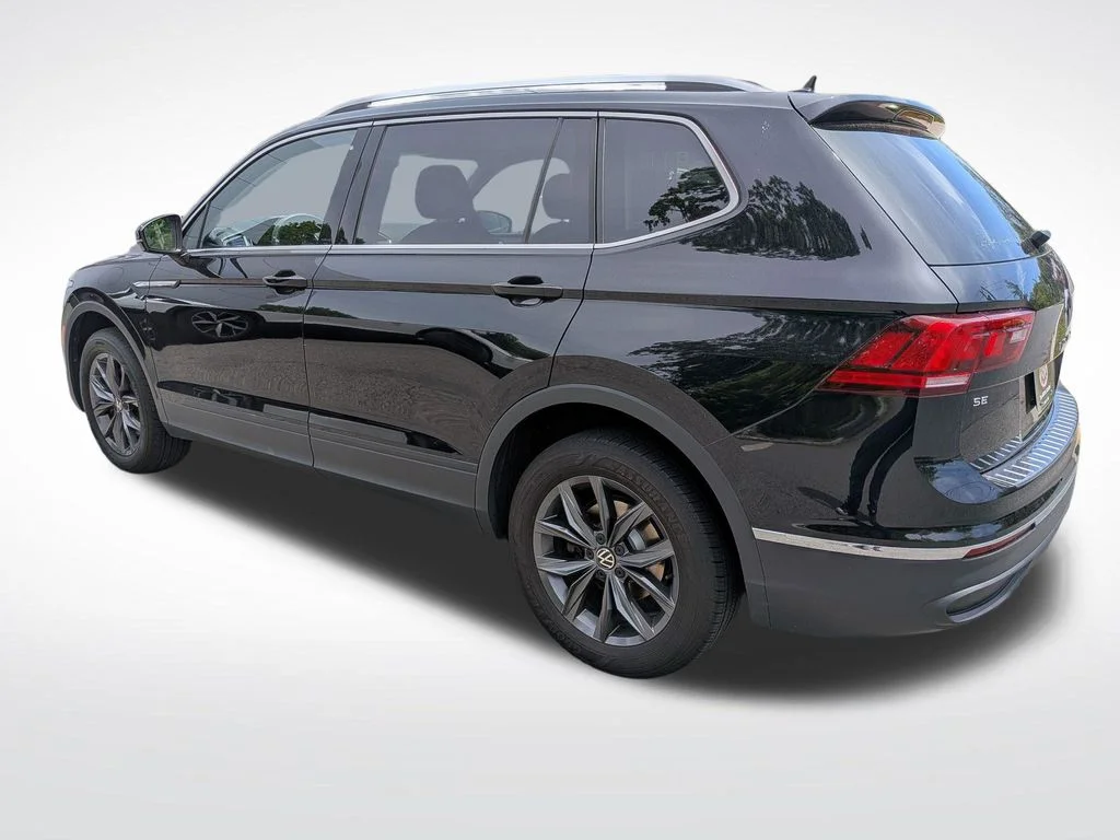 Used 2022 Black Volkswagen 2.0T SE image 5