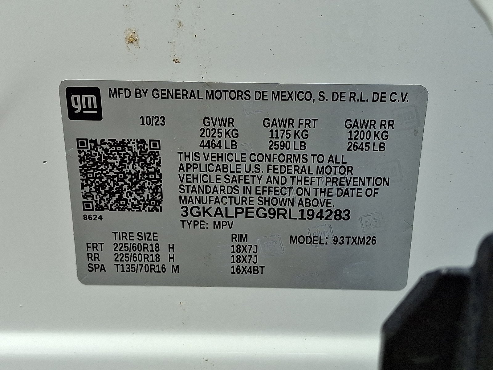Used 2024 Summit White - GAZ GMC FWD SLT image 25