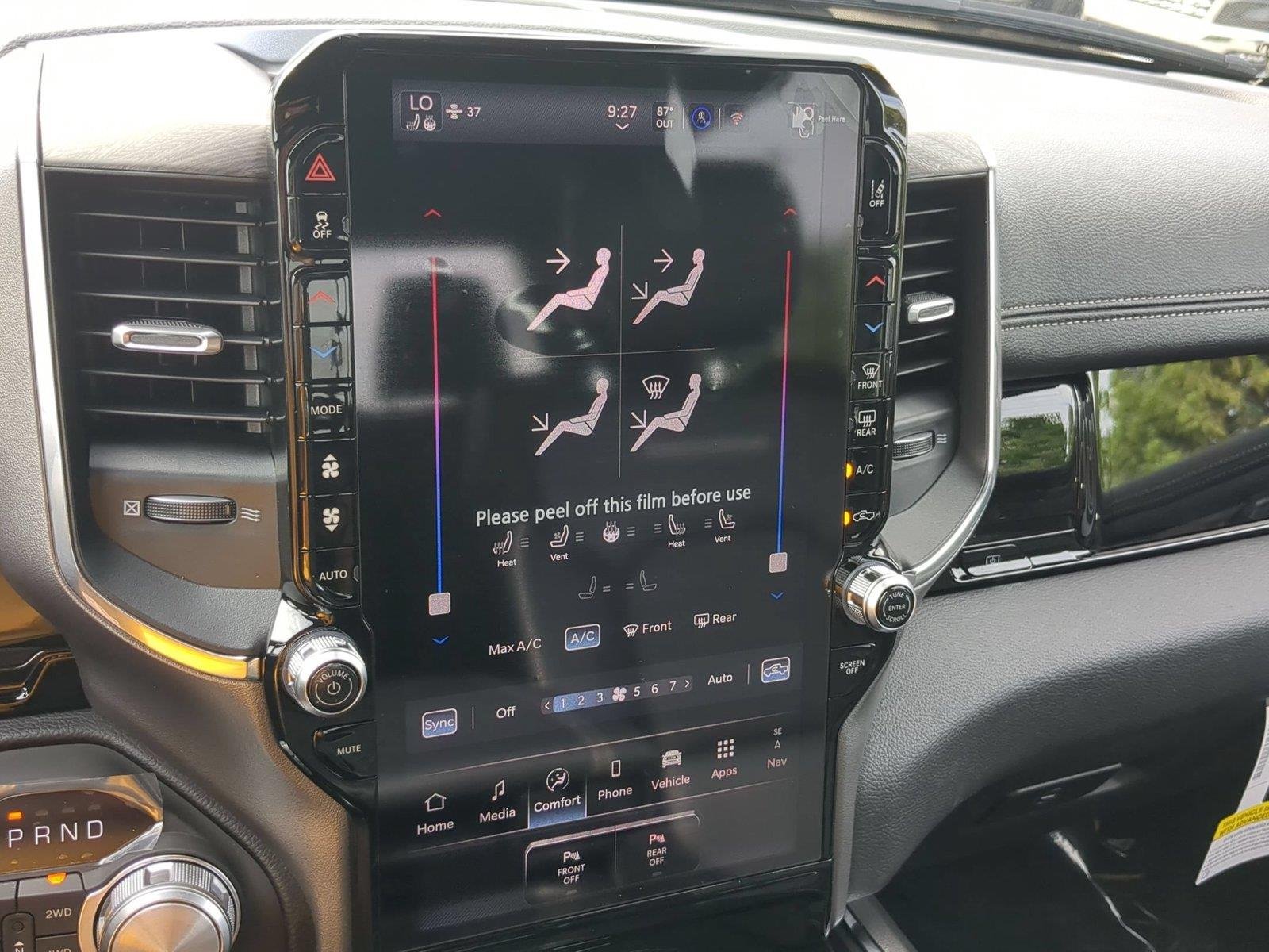 New 2026 Diamond Black Crystal Pearl-Coat Exterior Paint RAM Laramie image 23
