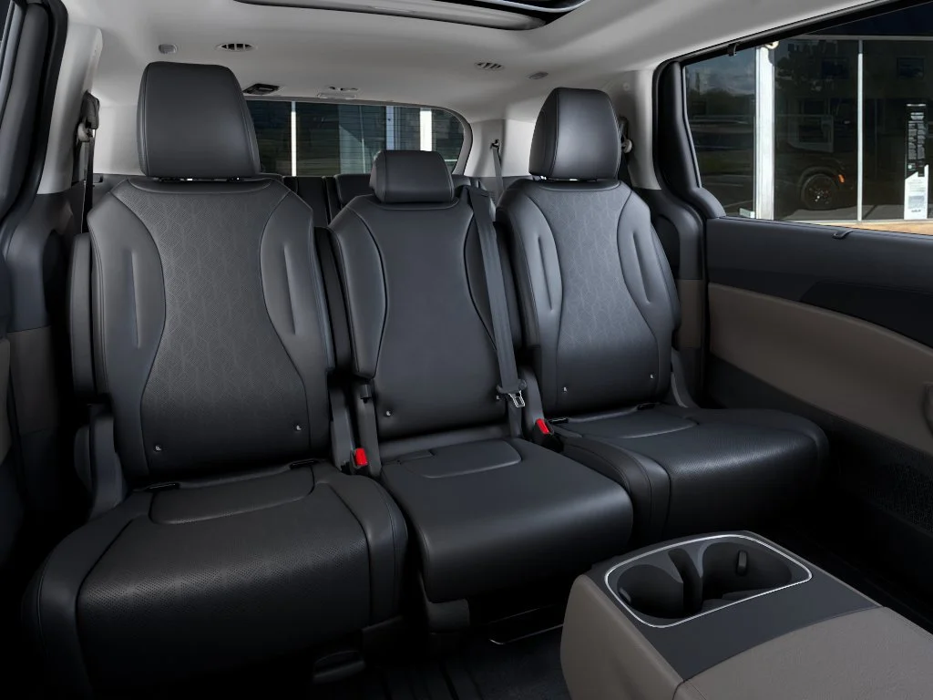New 2027 Ceramic Silver Kia SX image 16