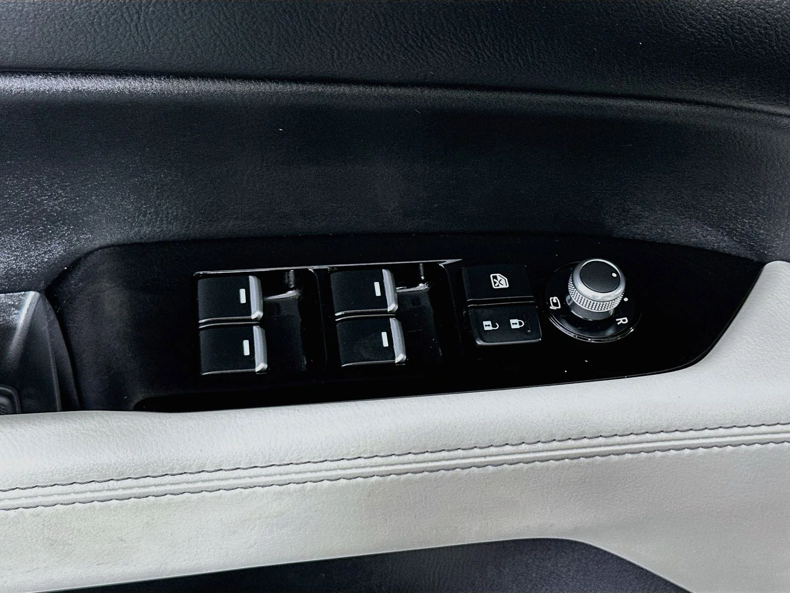 Used 2025 Jet Black Mica Mazda 2.5 S Premium Plus Package image 18