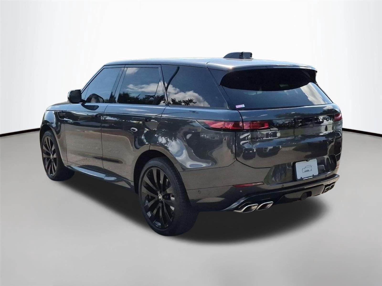 Used 2025 Carpathian Grey Premium Metallic Land Rover Dynamic SE image 3