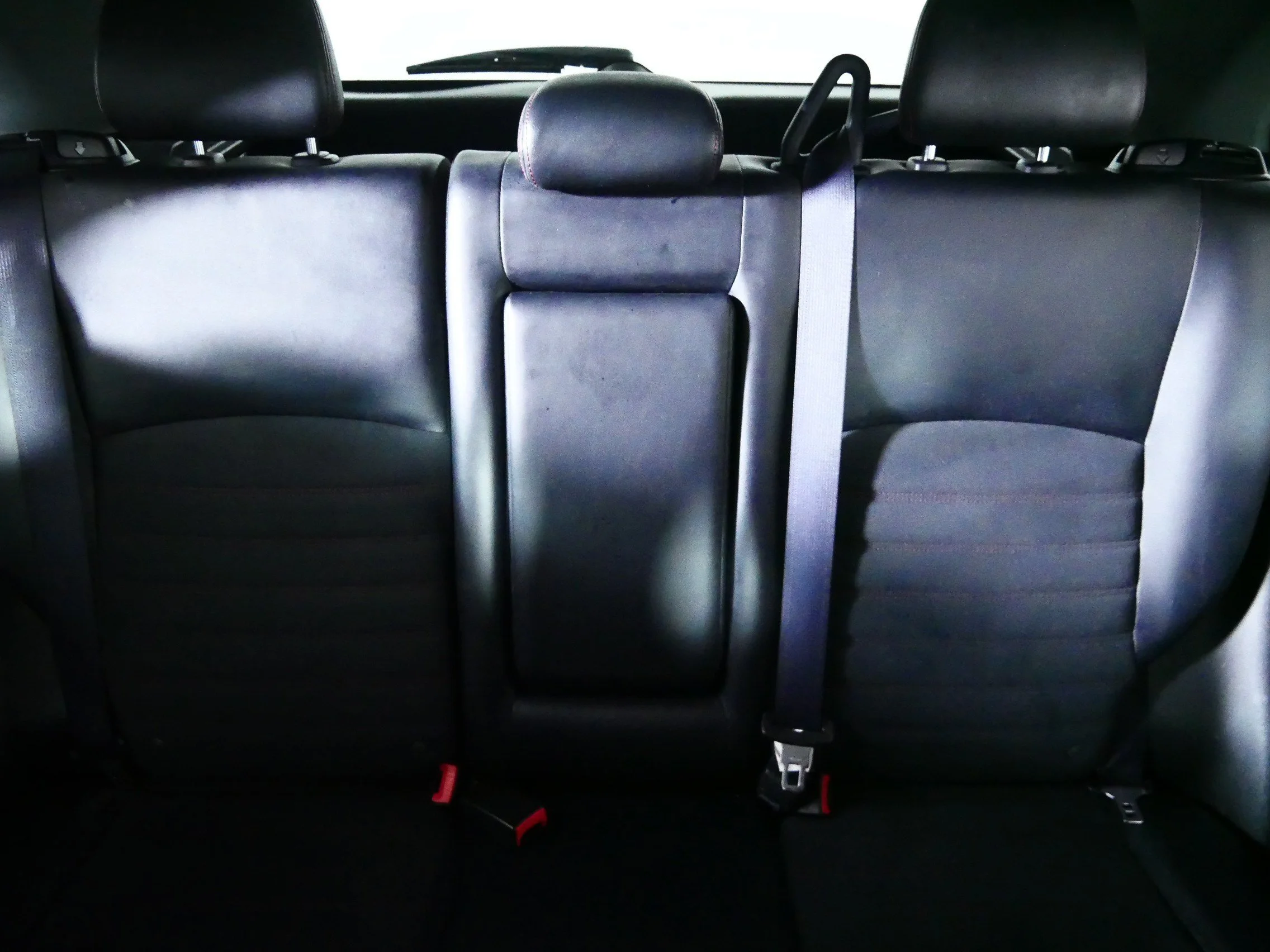 Used 2024 Labrador Black Pearl Mitsubishi SE image 13