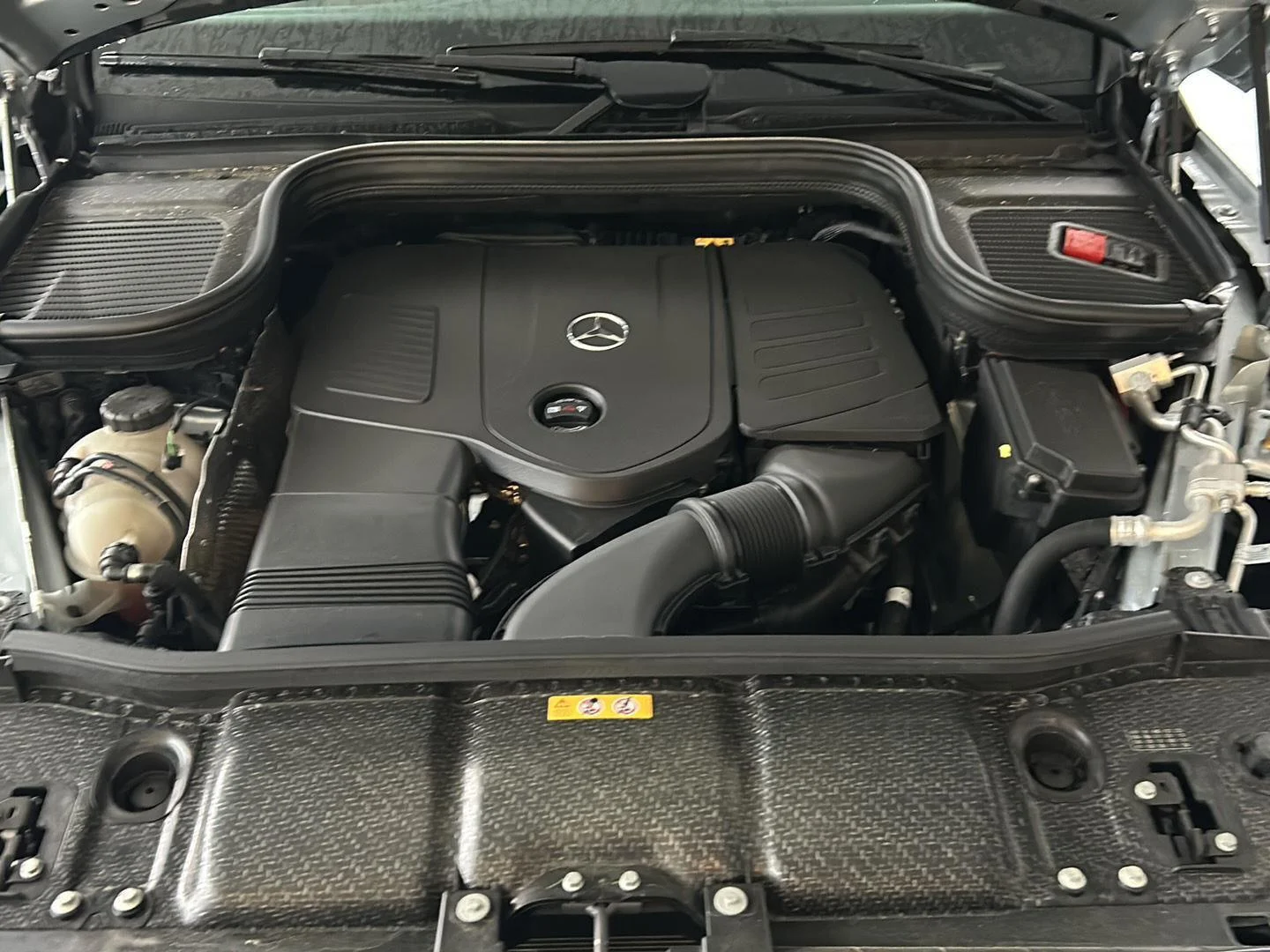 Used 2025 Silver Mercedes-Benz 4MATIC® image 9