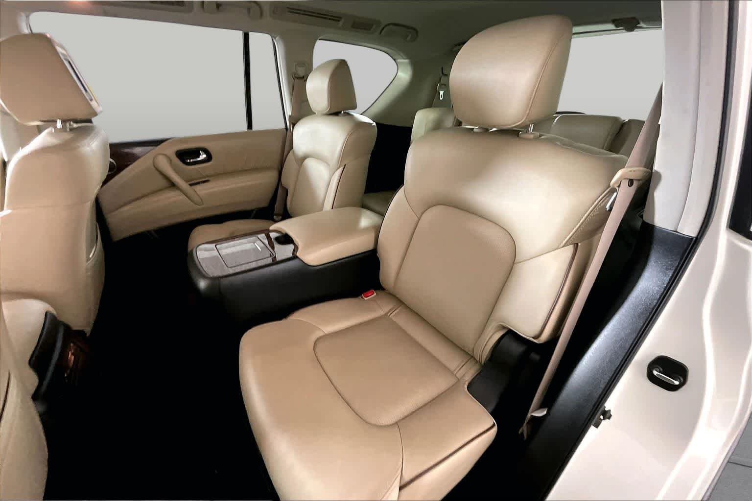 Used 2017 Pearl White Nissan Platinum image 19