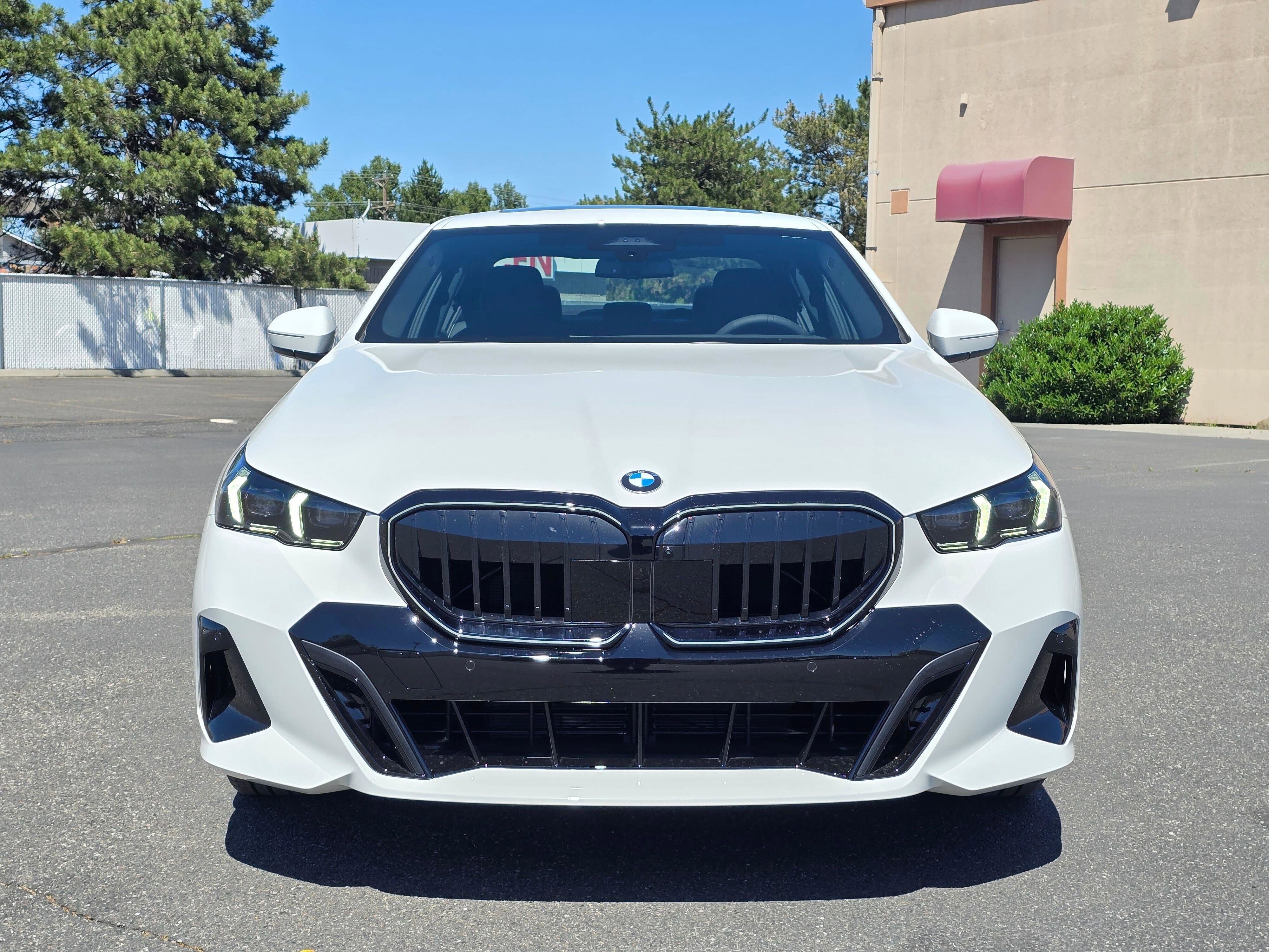New 2027 Alpine White BMW 530i xDrive image 6