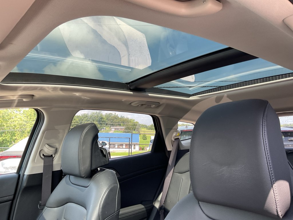 Used 2025 Vesta Blue Kia SX-Prestige image 17
