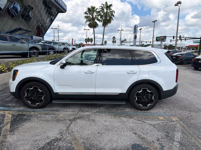 Used 2022 Glacial White Pearl Kia LX image 5