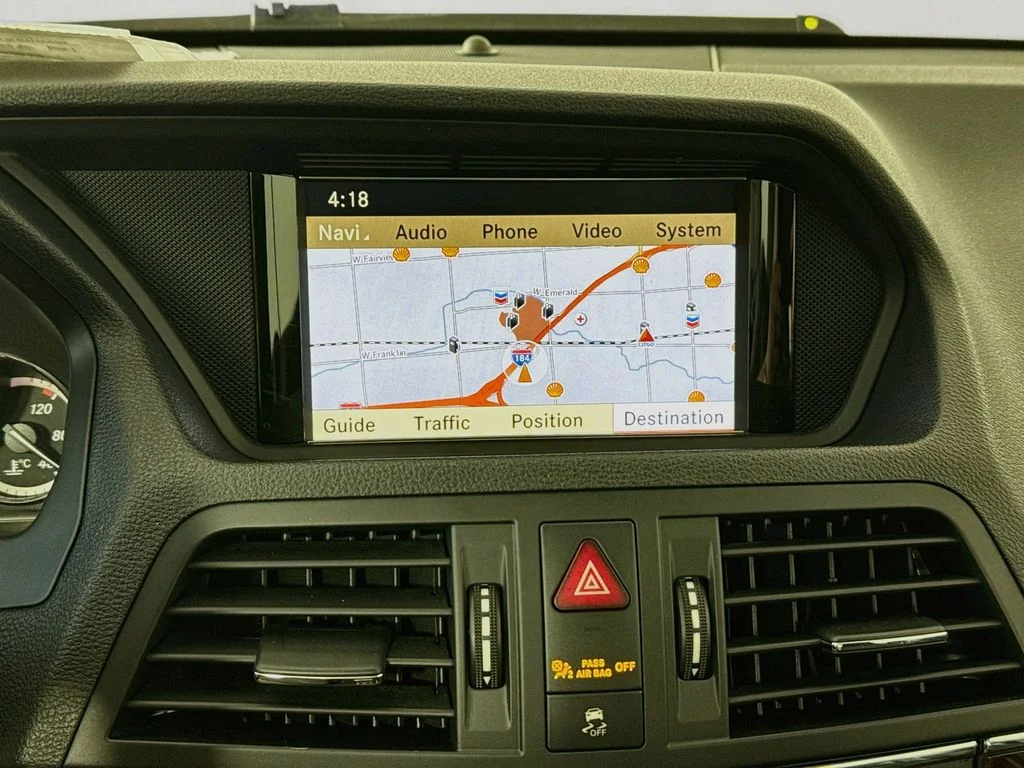 Used 2010  Mercedes-Benz E 350 image 14