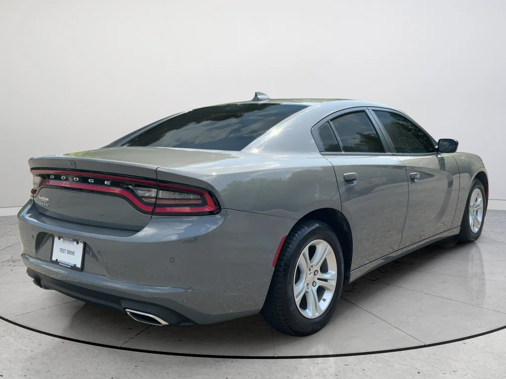 Used 2023 Gray Dodge SXT image 7