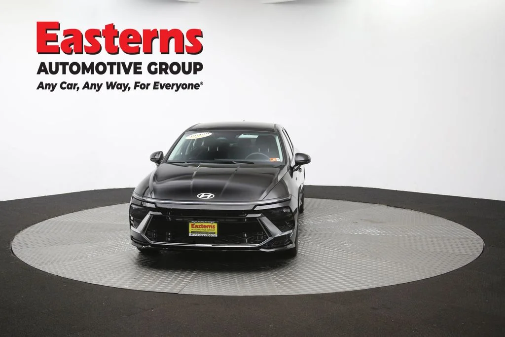 Used 2024 Black Hyundai SEL image 53