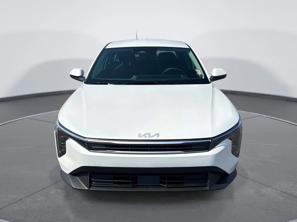 Used 2025 White Kia LXS image 2