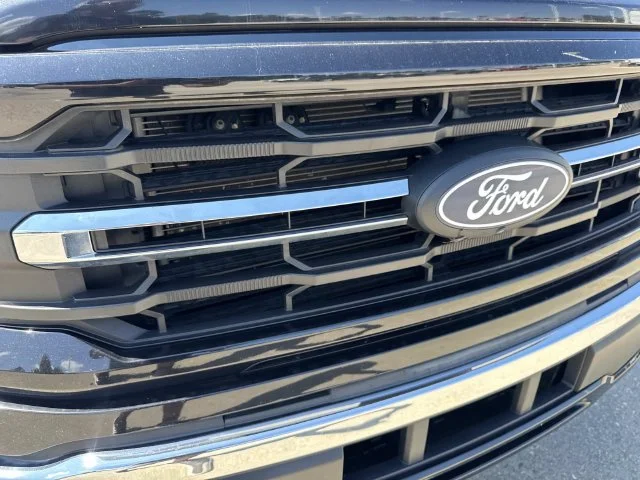 Used 2024 Black Ford XLT image 4