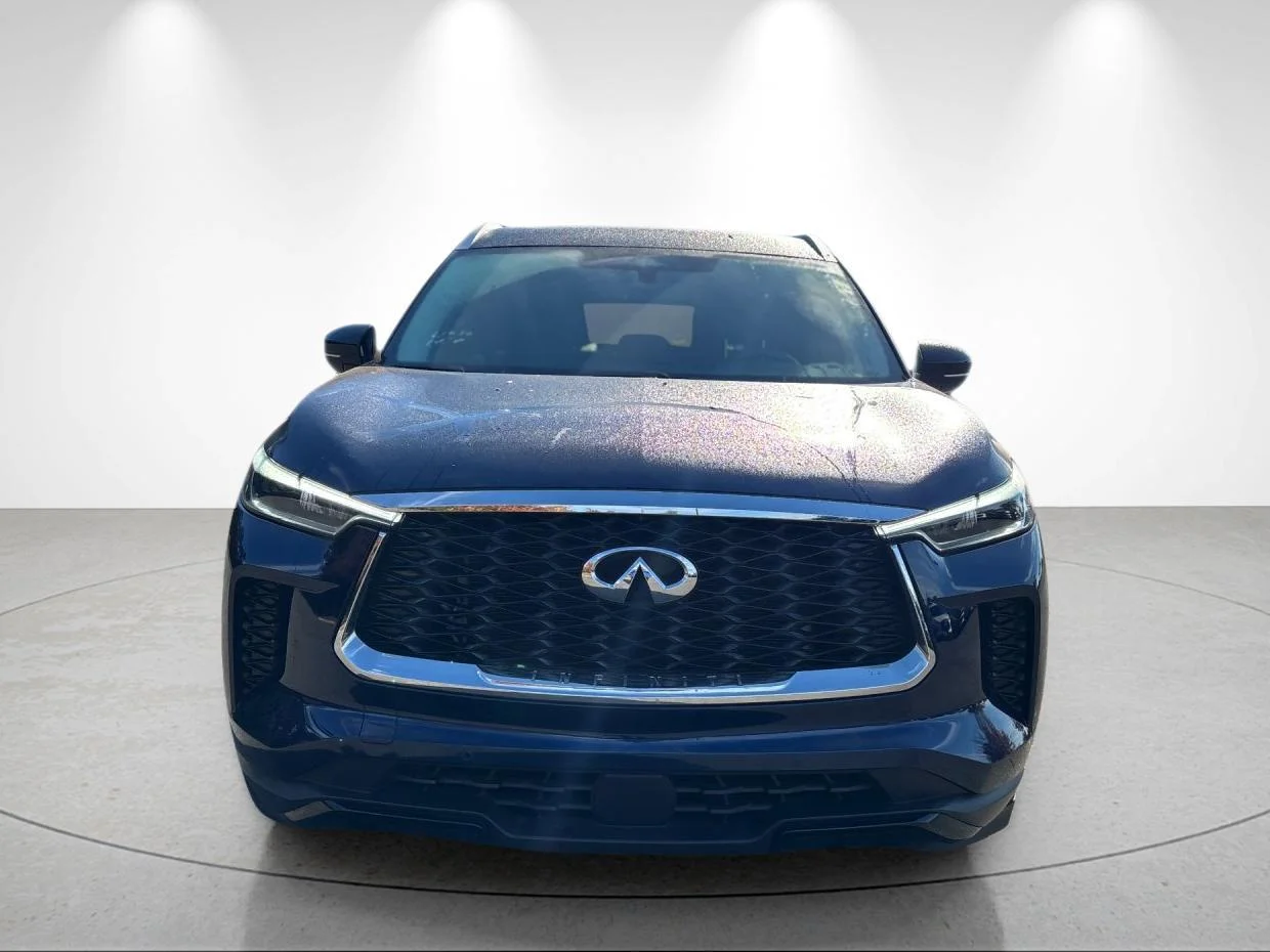 Certified Used 2023 Grand Blue INFINITI LUXE image 8