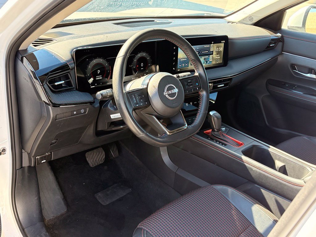 Used 2025 White Nissan SR image 12