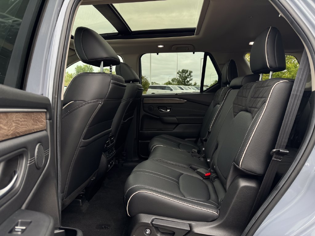 2026 Honda Pilot Elite - Photo 14