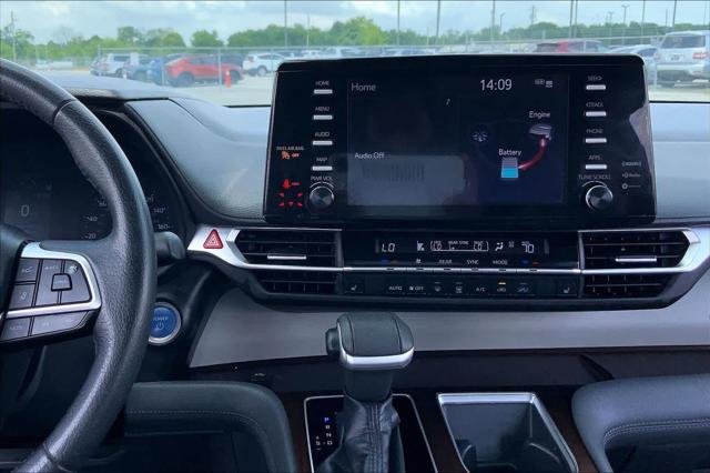Certified Pre-Owned 2022 Toyota SIENNA XLE