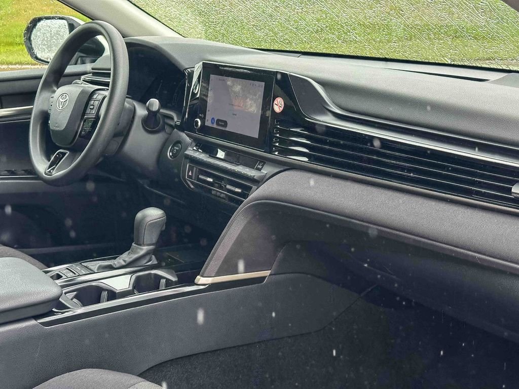 Used 2025 White Toyota LE image 20