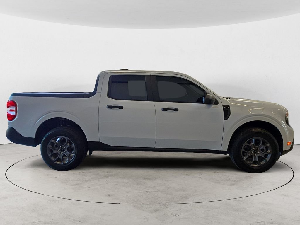 Used 2025 White Ford XLT image 4