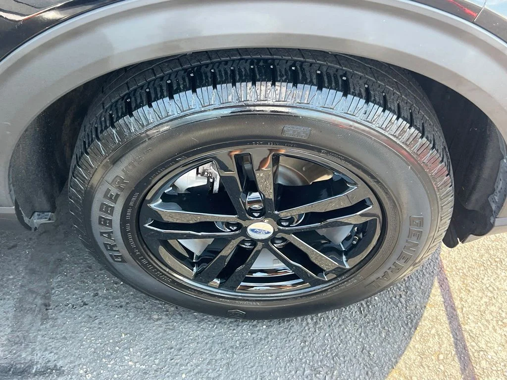 2020 Ford Explorer XLT - Photo 6