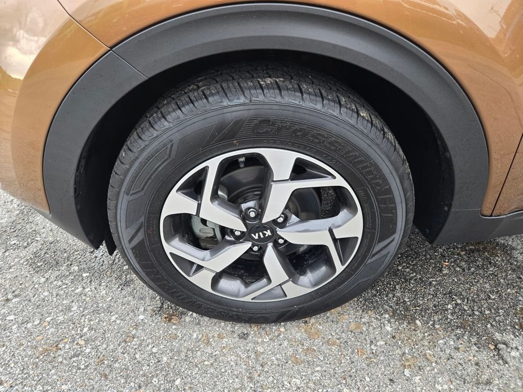 Used 2021 Brown Kia LX image 9