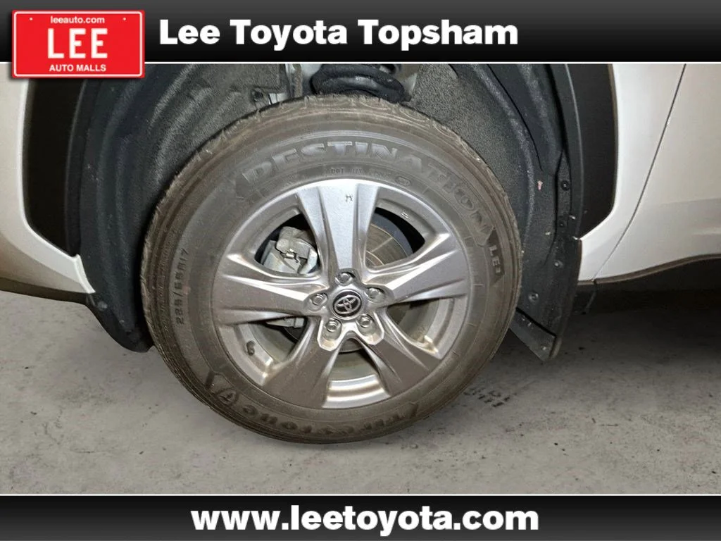 Used 2024 White Toyota XLE image 14