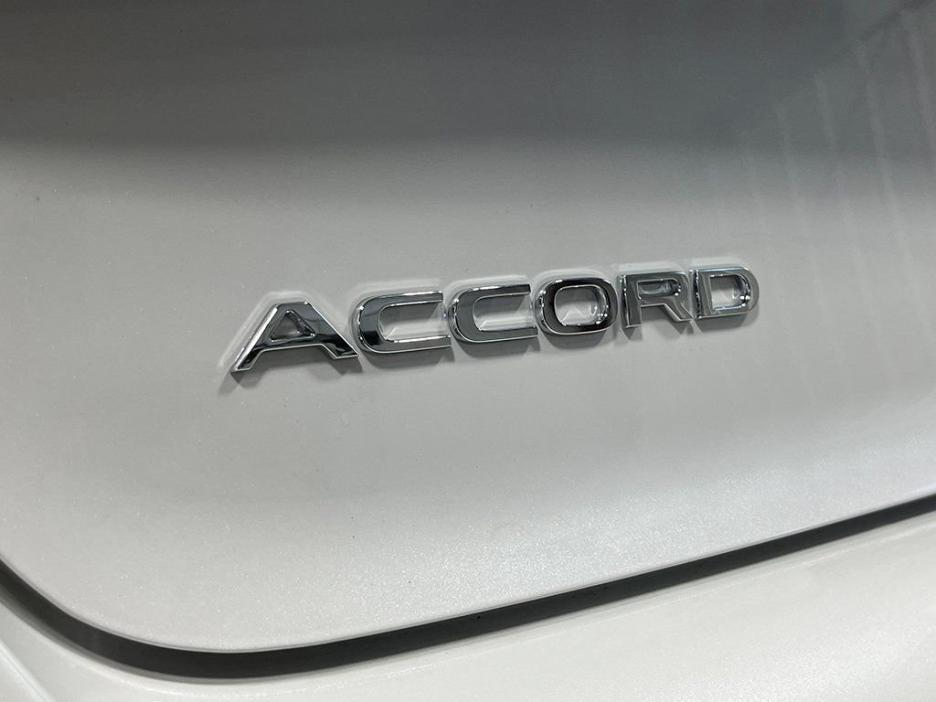 New 2026 Platinum White Pearl Honda Touring image 10