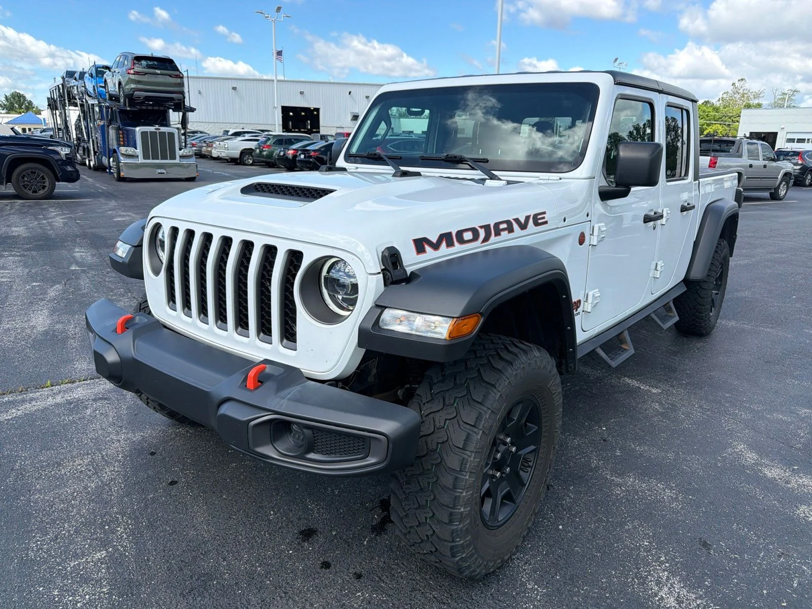 Used 2022 White Jeep Mojave image 2