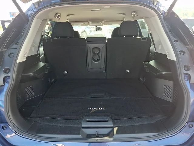 Used 2018 Blue Nissan SV image 29