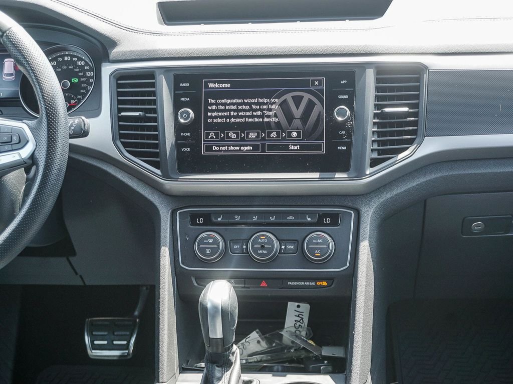 Used 2020 Black Volkswagen 3.6L V6 SE w/Technology R-Line image 15