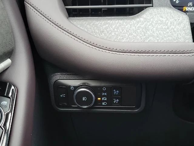 New 2026 Star White Metallic Tri-Coat Ford Platinum™ image 15
