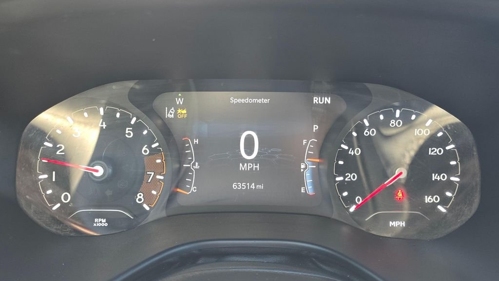 Used 2024 Gray Metallic Jeep Latitude image 28