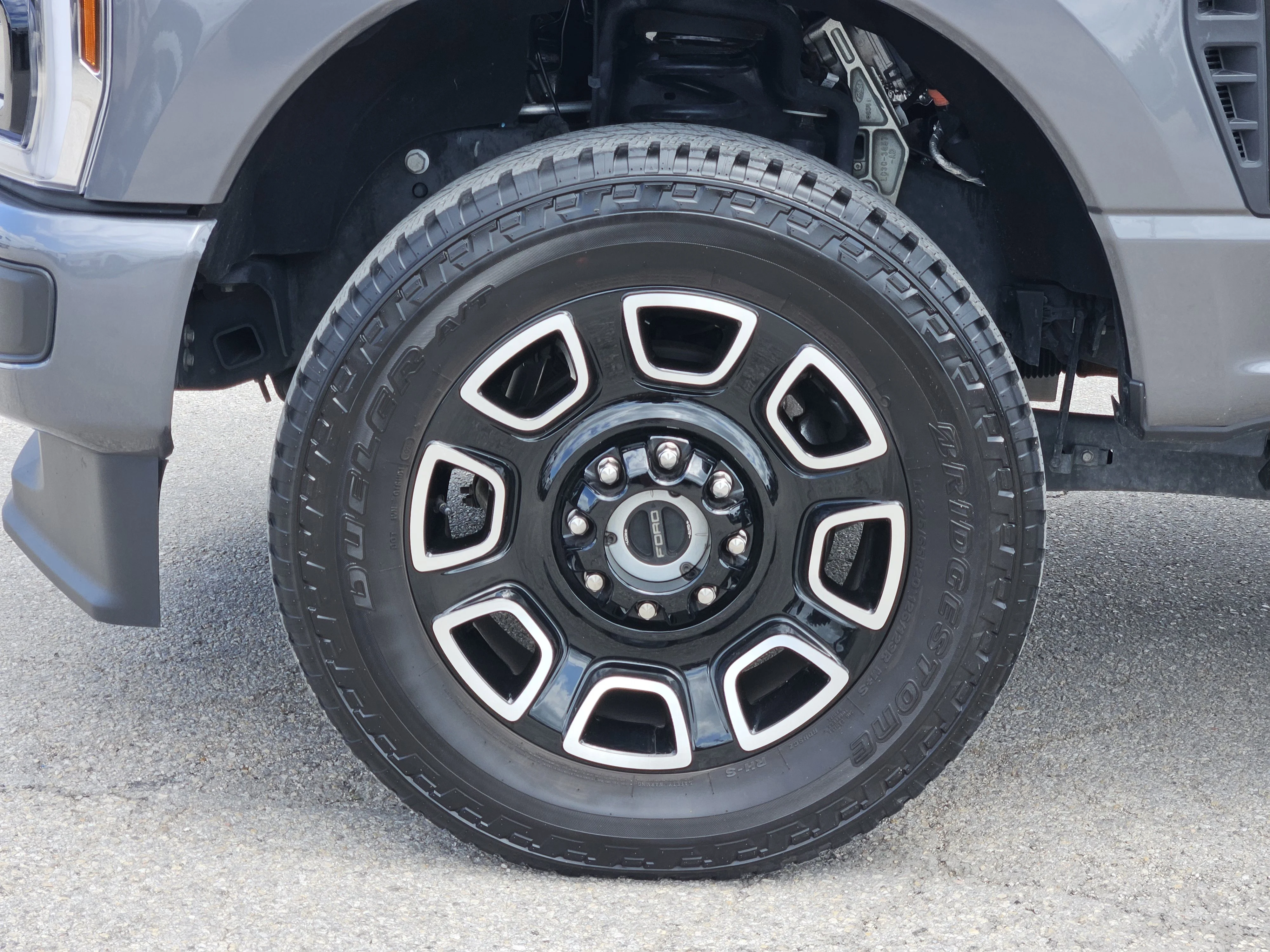 Used 2025  Ford Platinum image 10