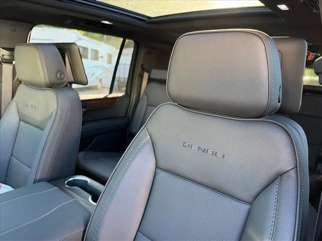 2026 GMC Yukon XL Denali - Photo 32