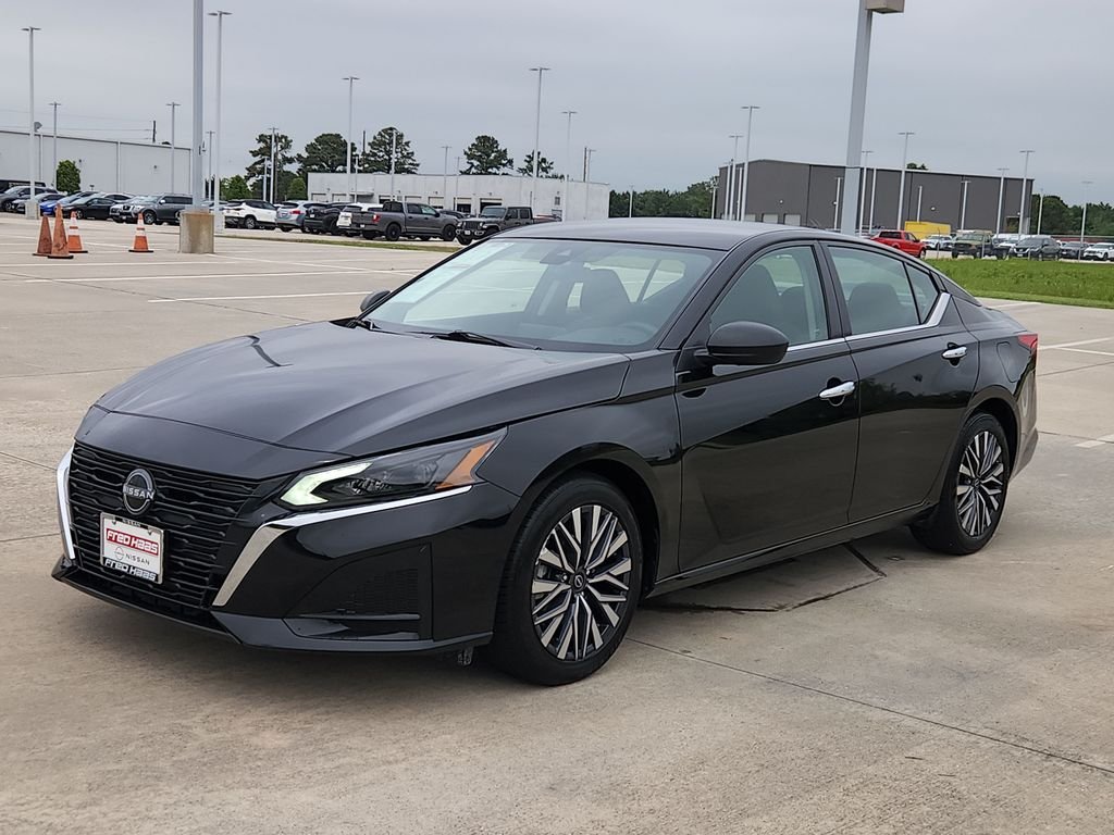 Used 2025 Black Nissan 2.5 SV image 3