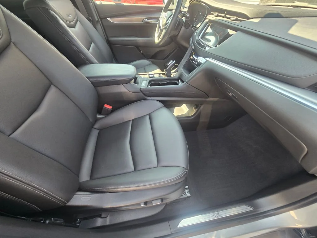 Used 2024 Silver Cadillac Luxury image 10