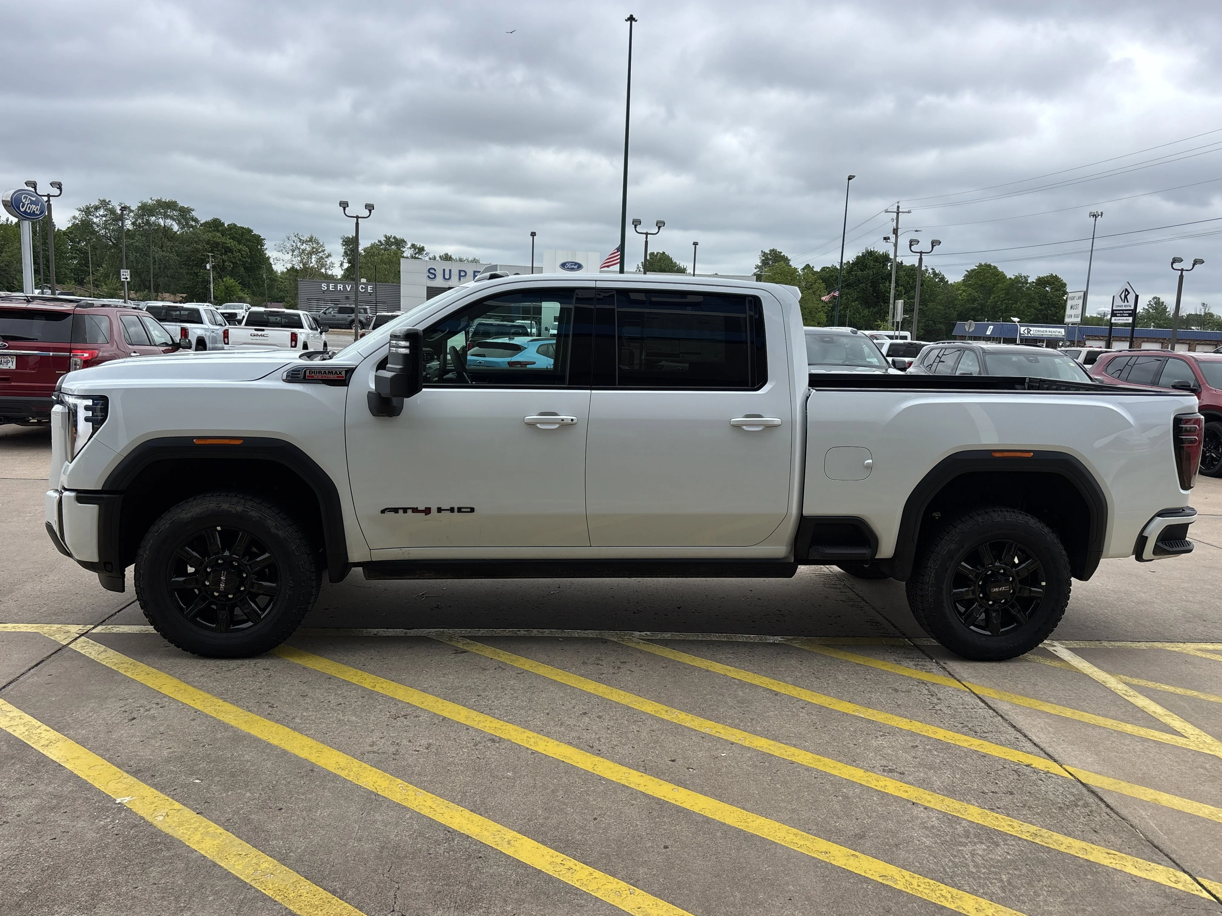 2026 GMC Sierra 3500HD AT4 - Photo 10