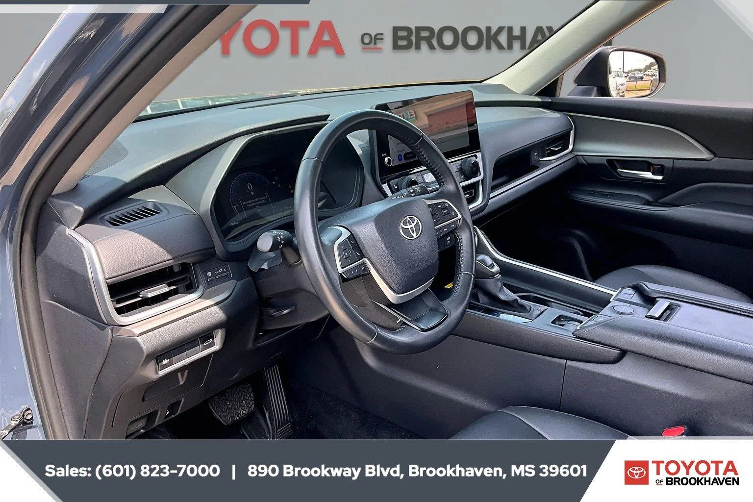 Used 2025 Storm Cloud Toyota XLE image 12
