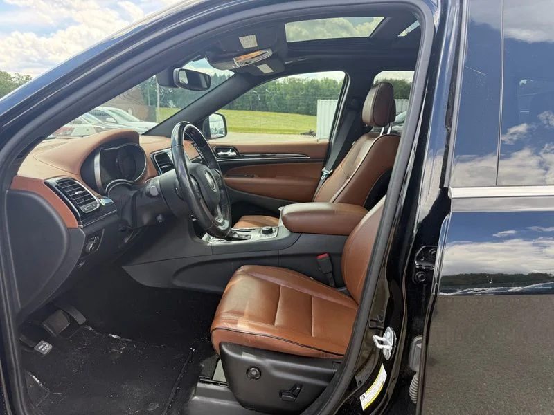 Used 2020 Black Jeep Overland image 10
