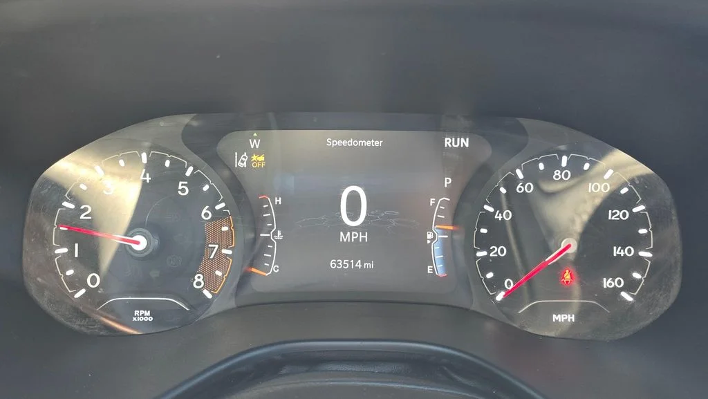 Used 2024 Baltic Gray Metallic Clearcoat Jeep Latitude image 28