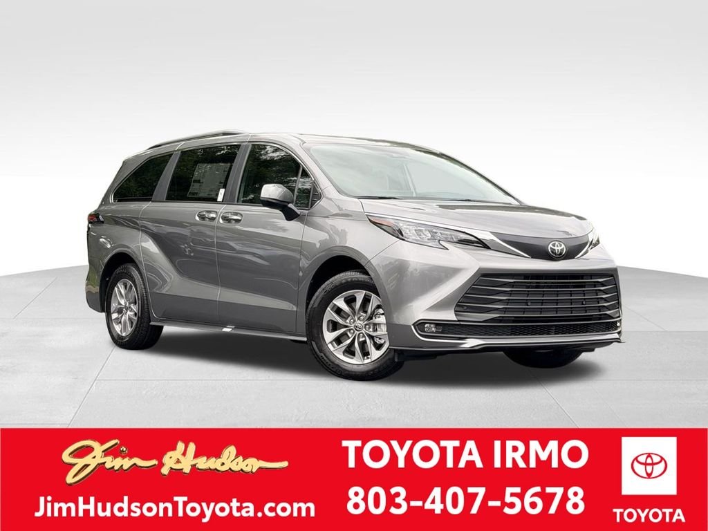 2026 Toyota Sienna XLE 8-Passenger Hybrid FWD's photo