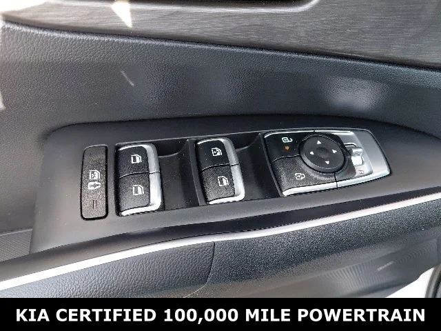 Used 2024 White Kia X-Line EX image 19