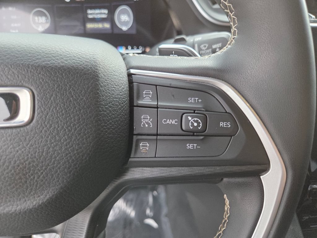Used 2023 Baltic Gray Metallic Clearcoat Jeep Altitude image 36