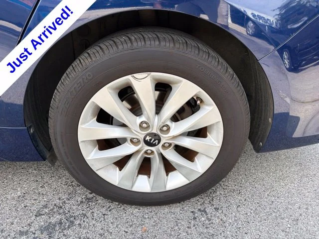 Used 2018 Blue Kia S image 14