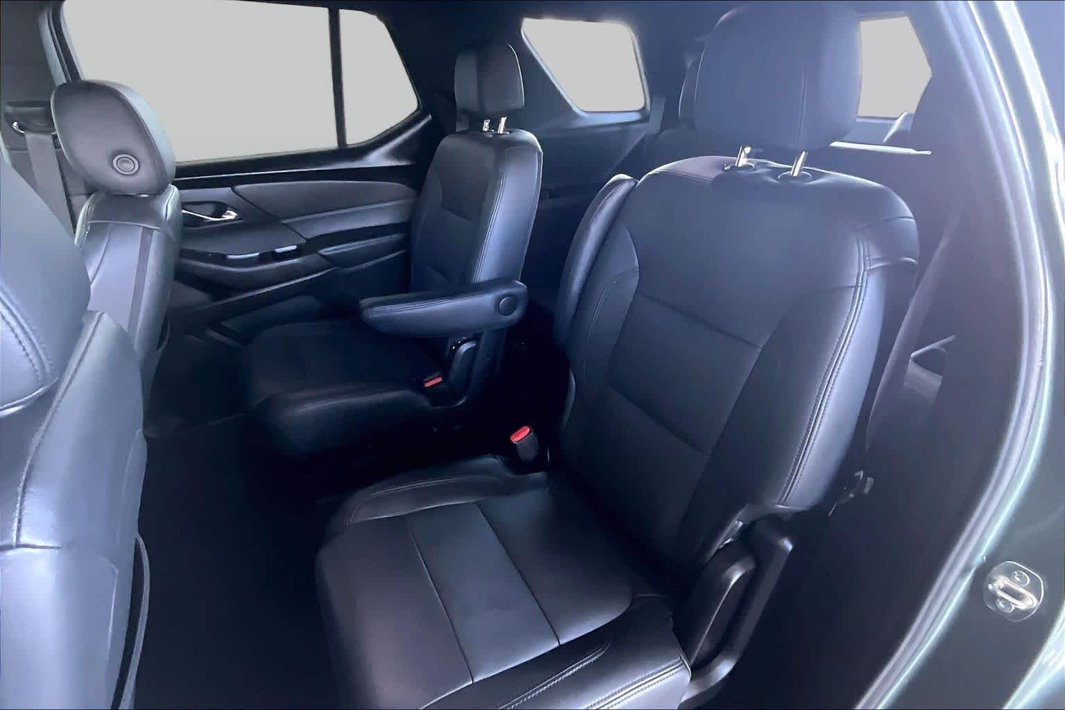 Used 2022 Silver Sage Metallic Chevrolet LT Cloth image 20