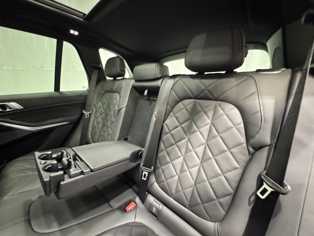 Used 2026 Brooklyn Grey Metallic BMW M60i image 22